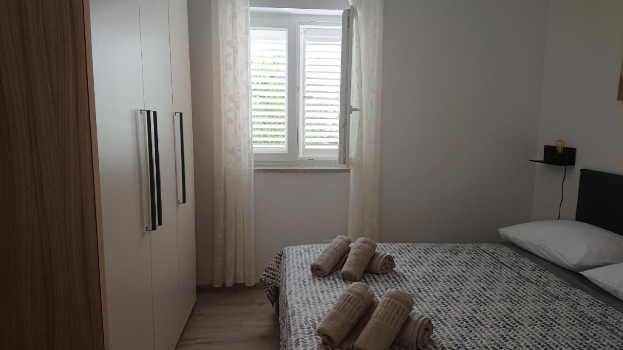 Irena Apartment Cres Exterior foto